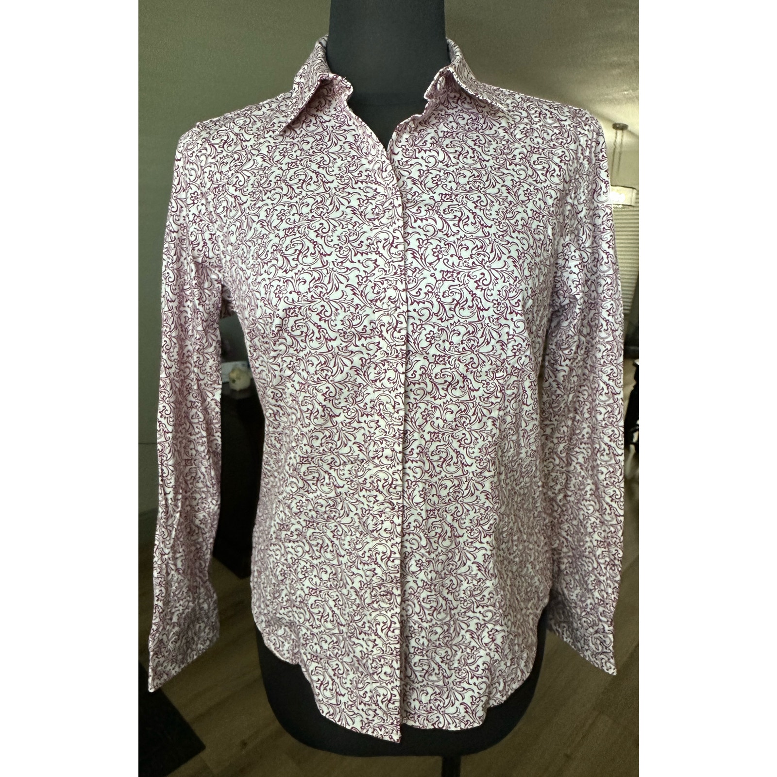 Talbots Haberdashery Women’s Long Sleeves Button Down Shirt Size 10